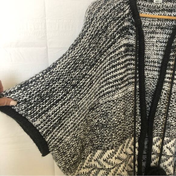 Aerie Sweater Women’s Wool Poncho Southwest Oversized Boho Bohemian Chunky - Picture 8 of 13